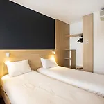Hotel The Originals Access Bordeaux Aeroport