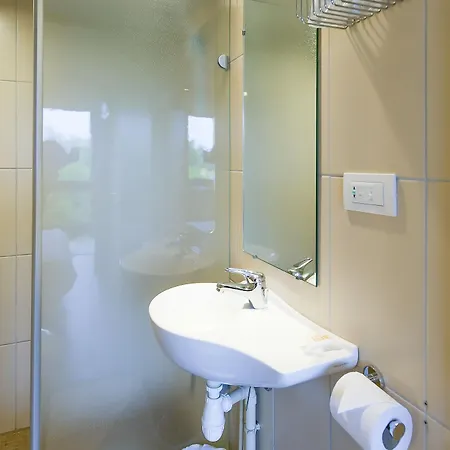 Hotell The Originals Access Bordeaux Aeroport