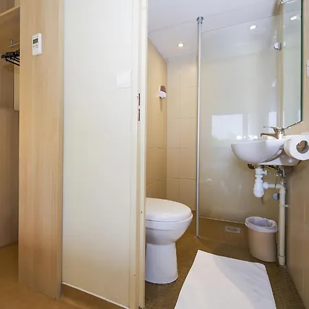 Hotel The Originals Access Bordeaux Aéroport 2*