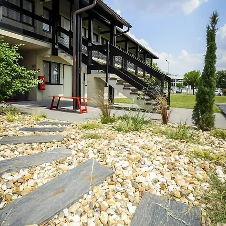 Hotel The Originals Access Bordeaux Aéroport