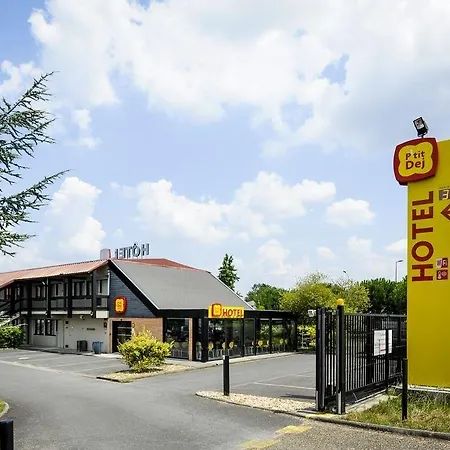 Hotel The Originals Access Bordeaux Aéroport 2*