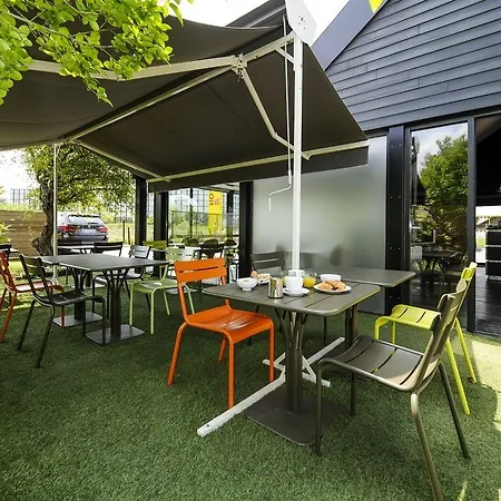 The Originals Access Bordeaux Aéroport Hotel 2*