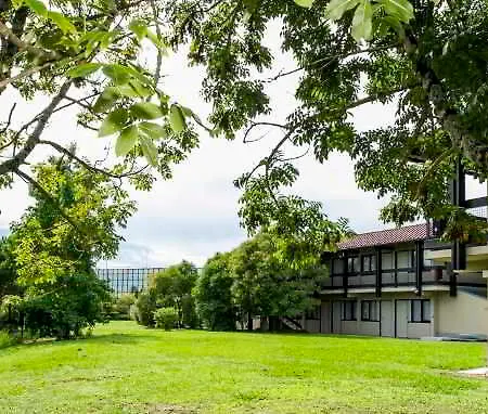 Hotel The Originals Access Bordeaux Aeroport